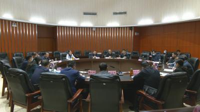 视频︱陈丹主持召开县疫情防控工作座谈会