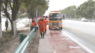 视频︱县交通运输局：路域环境大整治 提升道路沿线“颜值”