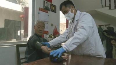 视频︱赤东镇：便民“跑腿员” 共同守护家园