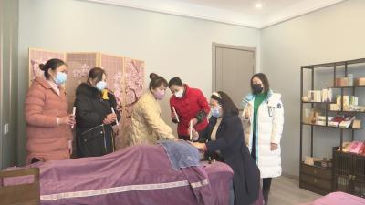 视频︱王晓玲：为更多妇女创业就业铺路搭桥