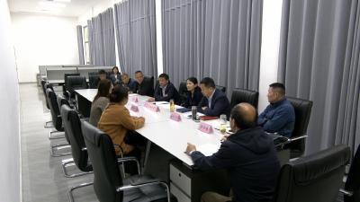 视频︱陈丹在县综治中心接待来访群众