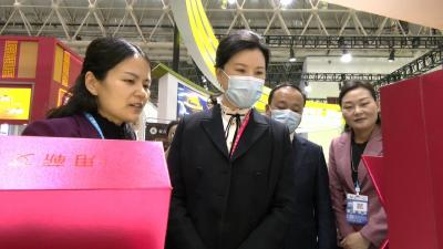 视频︱2023年世界大健康博览会在汉开幕 蕲春馆人气爆棚