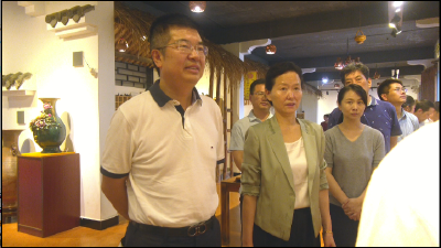 视频︱九江市调研蕲春中医药健康产业发展