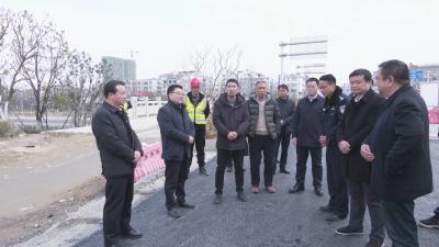 视频｜ 胡安元调研漕河城区四路延伸线项目建设