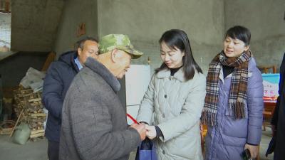 视频｜县红十字会走访慰问困难群众