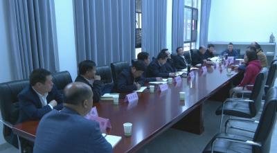 视频｜胡安元在县综治中心接待来访群众
