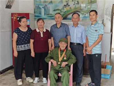 抗日老兵张建堂14岁投身抗战，亲眼看着战友在面前倒下——“牺牲的战友才是真正的英雄”