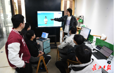 寻访武汉AI新势力︱35岁以下AI企业家群落崛起——基于武汉AI新势力的调研