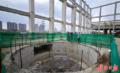 蹲守工地当“润滑剂”，“店小二”服务让府澴河项目加速度