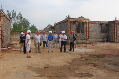 省建管局市场处处长李昌阳到我县督查易地扶贫搬迁工程质量