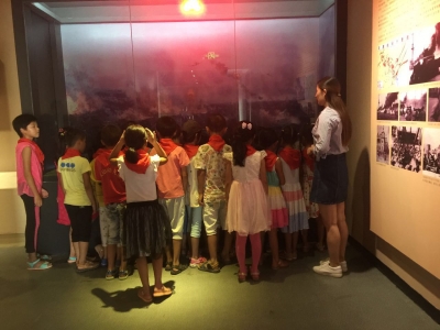 观音湖金盆小学学生参观刘震将军纪念馆