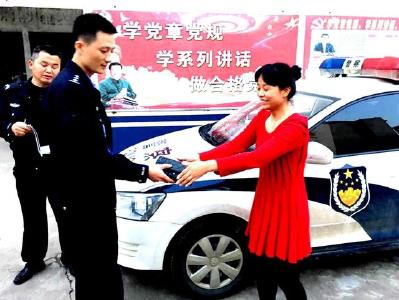 孝昌女子遗失9000多元现金  民警辗转帮其找回！