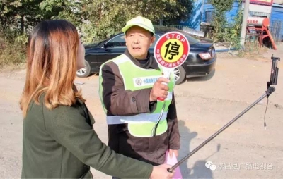 孝昌交警给“两站两员”发“四件套”装备啦！快来看看都有些什么