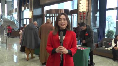 －－政协委员报到忙  建言献策好声音