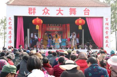锣鼓敲起来，群众舞起来！陡山乡文化惠民暖人心
