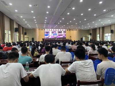 高考毕业季：远离电诈 系好人生的第一粒纽扣