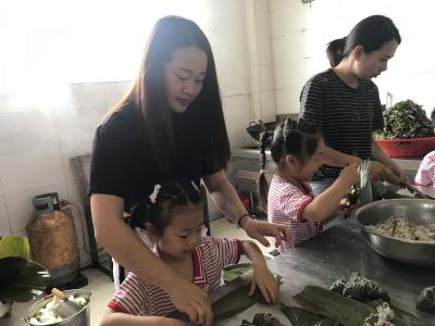 亲子动起来  端午粽飘香 
