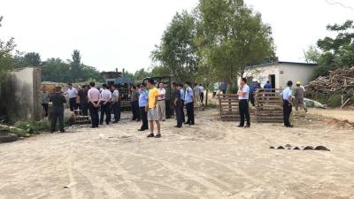 我县依法拆除５家违法占地砖厂
