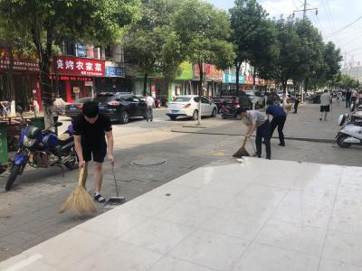 我县开展城区义务大扫除活动