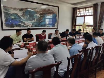 省教育厅组织定点帮扶工作单位到我县召开扶贫工作推进会