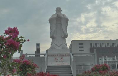“孔子”来啦！孝昌县清溪实验学校举行孔子像揭幕仪式