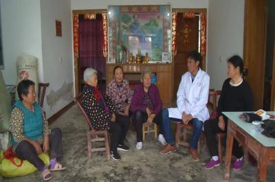 孝昌村医妙手仁心守护村民健康，扶危济困带动百姓致富！