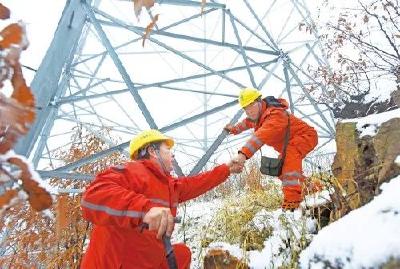 致敬这些可爱的人！你们的小小举动，温暖了孝昌的雪天！