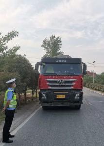 孝昌交警持续开展大货车交通违法行为整治行动