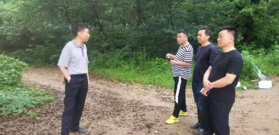 县人社局防汛应急突击队开展巡堤巡查！