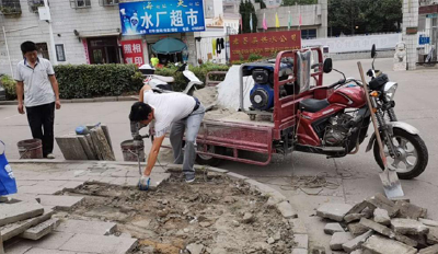 孝昌市政中心抢修道路保畅通！ 
