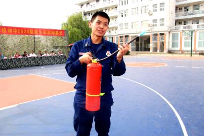 消防演练进校园 师生共铸安全网