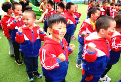 孝昌鑫乐艺术幼儿园：中国娃爱中华 迎中秋庆国庆