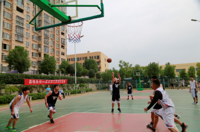 县税务局、县农商行联合举办迎国庆篮球友谊赛！