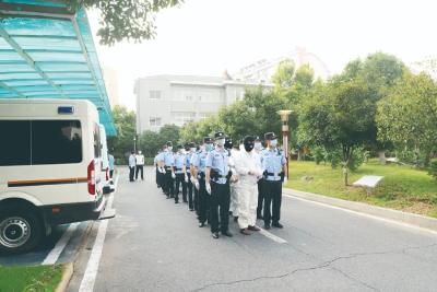 司法利剑扫黑恶