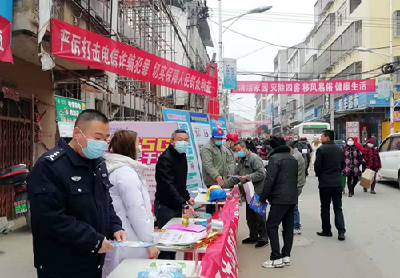 宪法进农村！让村民家门口享受法治文化大餐！