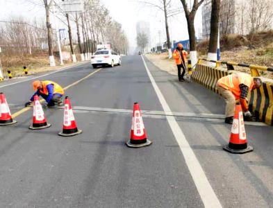 孝昌县公路局积极应对恶劣天气，保公路畅通！