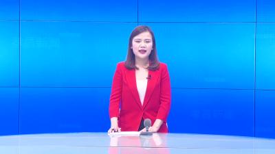 --县六届人大五次会议代表观看电影《白云生处》