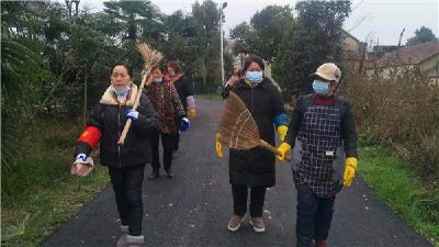 邹岗镇志愿服务队助力文明乡村建设