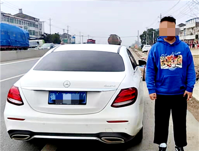 孝昌一男子无证和逾期未年检被罚款700元 扣3分