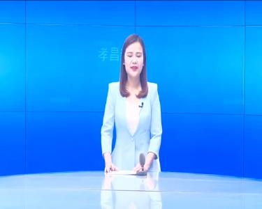 --县融媒体中心:鲜花赠“天使” 关爱暖巾帼