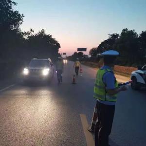 交通秩序整治丨孝昌公安一晚上接连查处10名“酒司机”