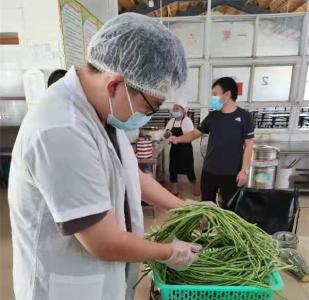 孝昌抽检学校食堂，为学生食品安全保驾护航！