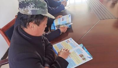孝昌交警开展老年人交通安全宣传主题活动