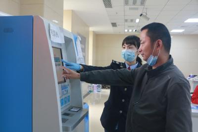 孝昌：小小钉钉群 浓浓便民心