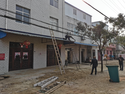 季店乡集镇拆棚美颜，奏响“擦亮小城镇”前进曲