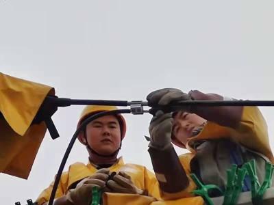 孝昌县供电公司：雨雪间隙忙接电 助力企业开门红