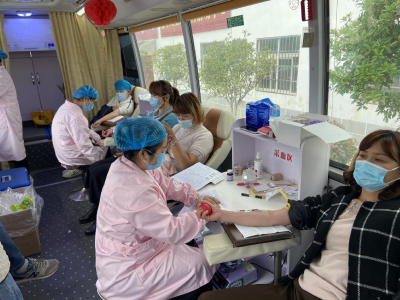 孝昌邹岗：60余名干部群众积极参加无偿献血
