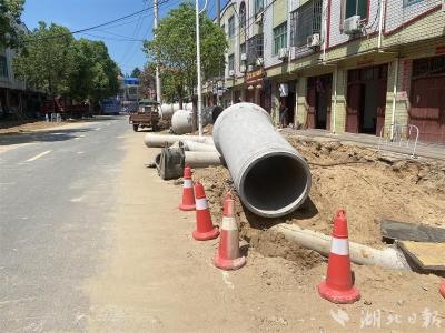 下基层 察民情 解民忧 暖民心 | 铺装涵管暖人心