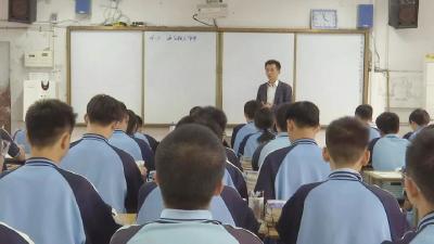十佳青年教师 | 邢文浩：“教书生涯虽然平凡、简单，却很满足！”