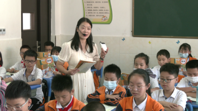 十佳青年教师｜季丽萍：怀抱书香  奋斗有我